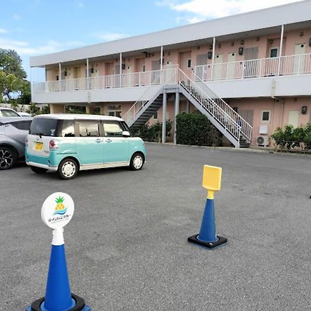 Pine Hills Hotel Miyakojima Buitenkant foto