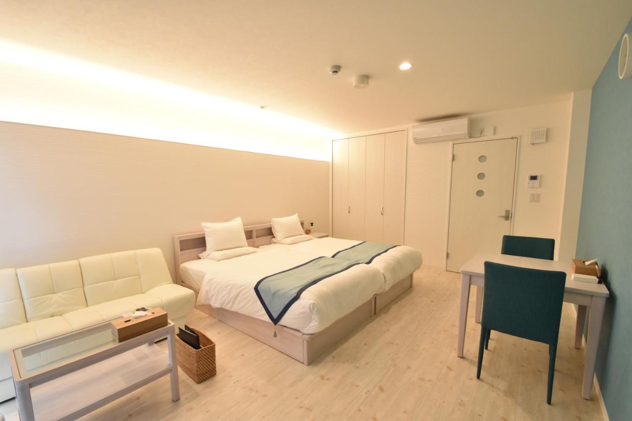 Pine Hills Hotel Miyakojima Buitenkant foto